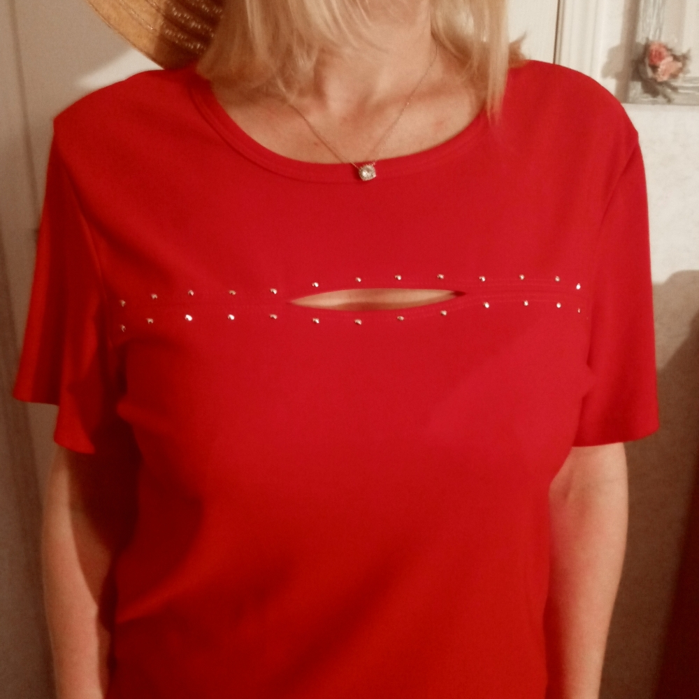 ♥️ Red top